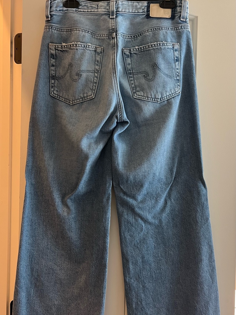 AG - Saige Wide-leg Crop Jeans in Medium Blue Wash - Picture 3 of 5